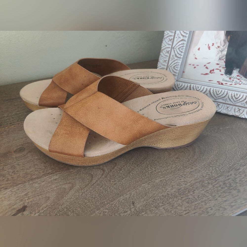 Easy work by Easy Street leather wedge slip resistant sandals